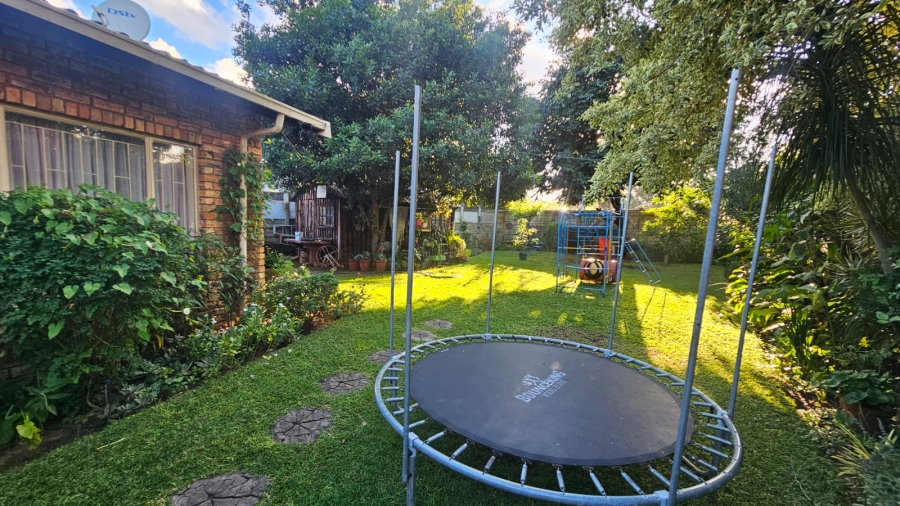 4 Bedroom Property for Sale in Geelhoutpark North West